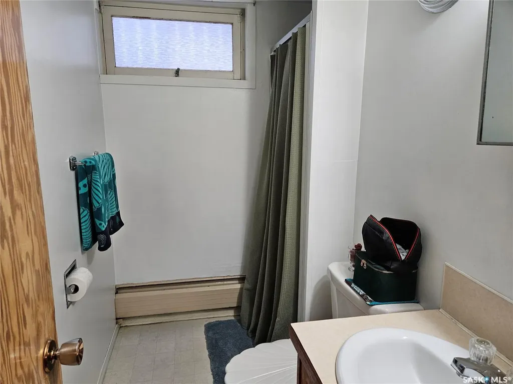 1290 Wolfe Avenue Moose Jaw SK S6H 1K2