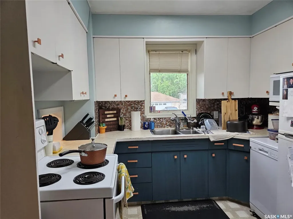 1290 Wolfe Avenue Moose Jaw SK S6H 1K2