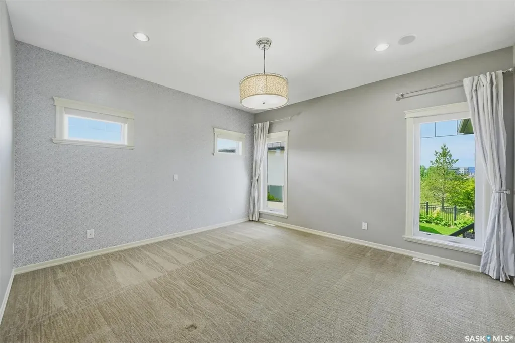 327 Hastings Lane Saskatoon SK S7V 0C8
