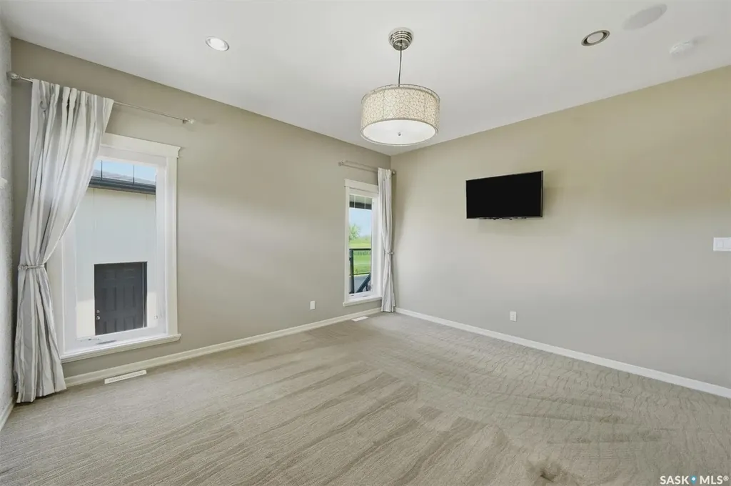 327 Hastings Lane Saskatoon SK S7V 0C8