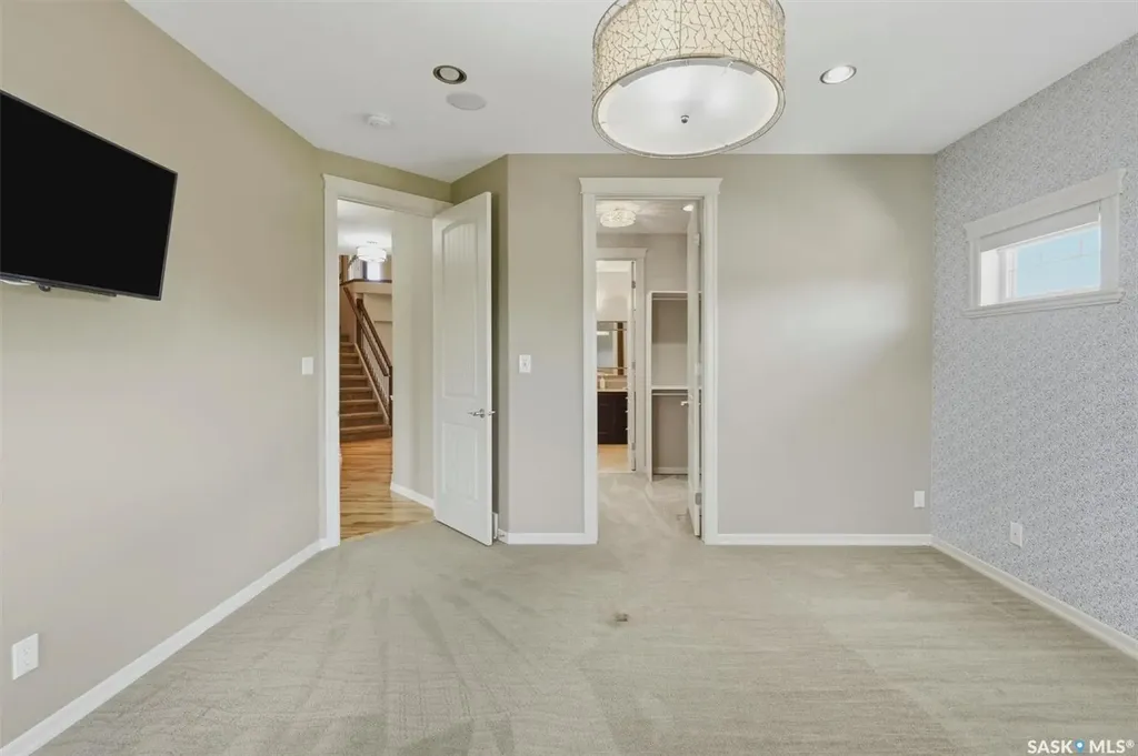327 Hastings Lane Saskatoon SK S7V 0C8