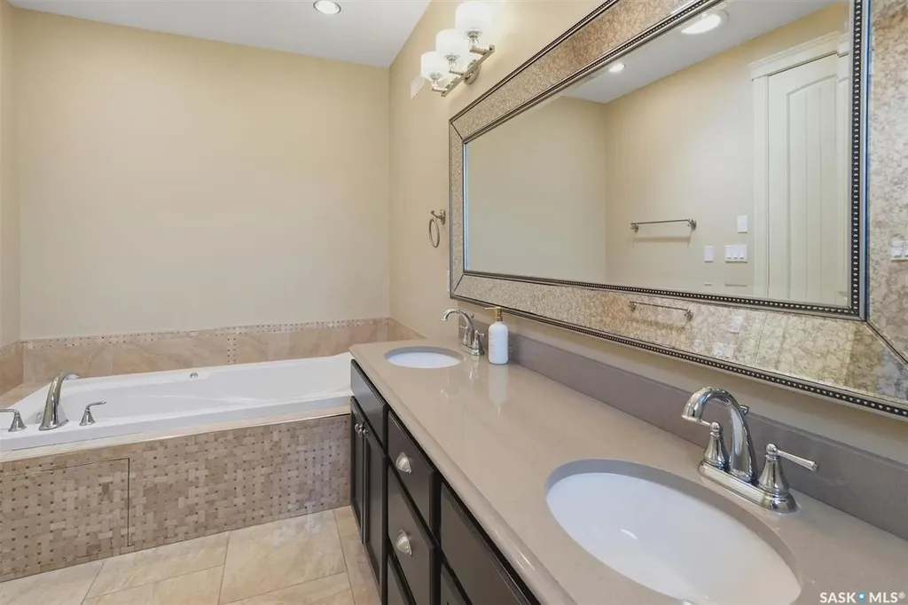 327 Hastings Lane Saskatoon SK S7V 0C8