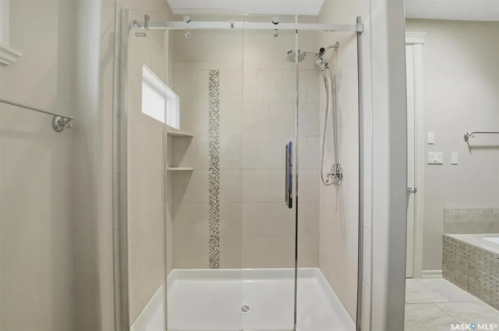 327 Hastings Lane Saskatoon SK S7V 0C8
