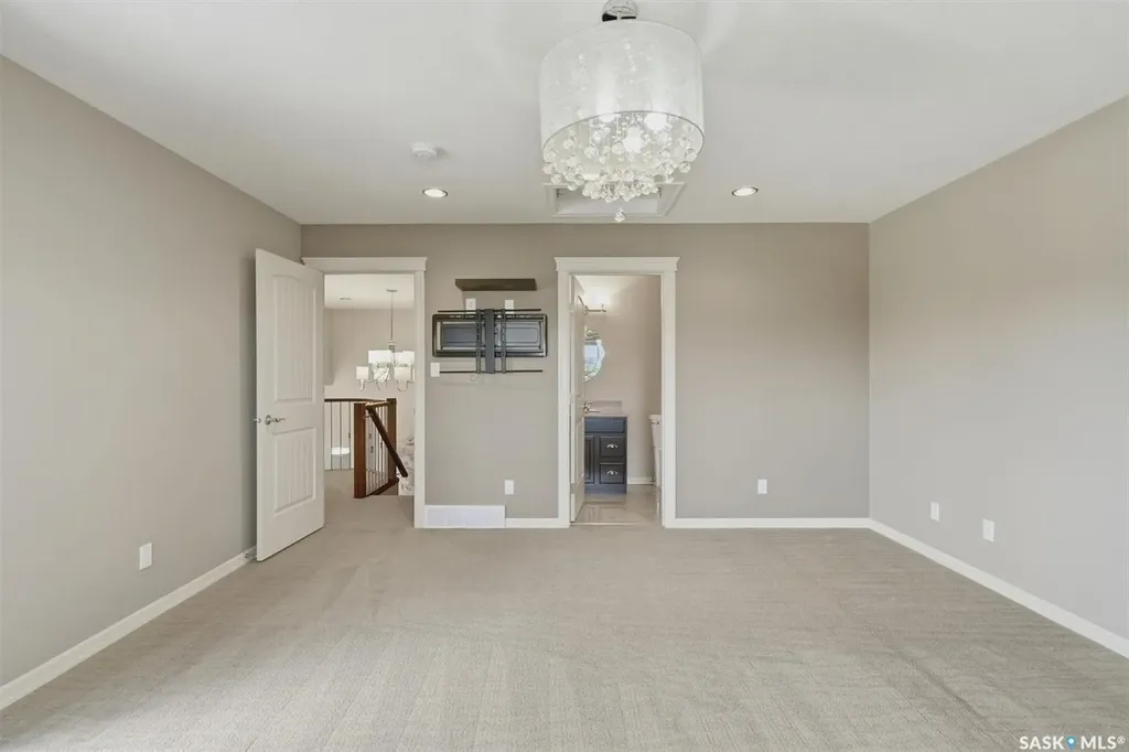327 Hastings Lane Saskatoon SK S7V 0C8