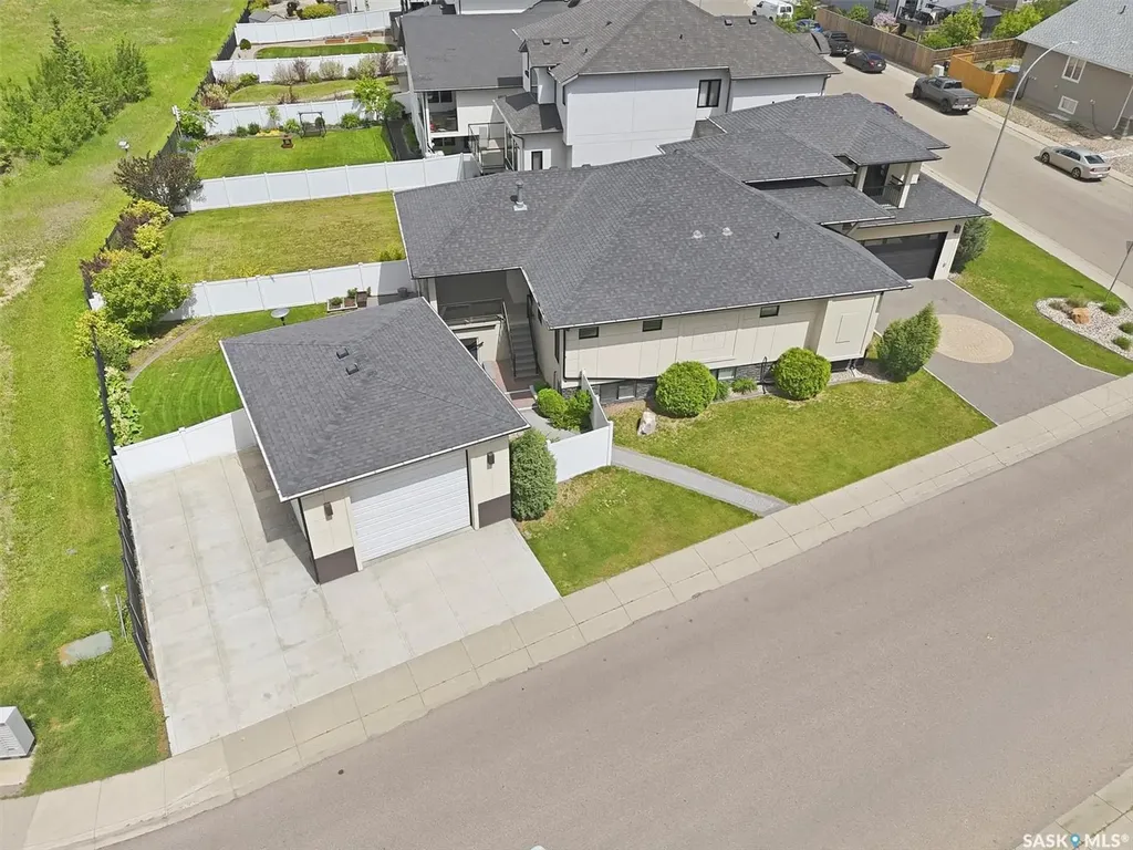 327 Hastings Lane Saskatoon SK S7V 0C8