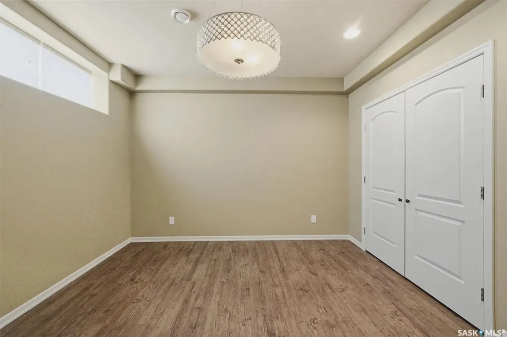 327 Hastings Lane Saskatoon SK S7V 0C8