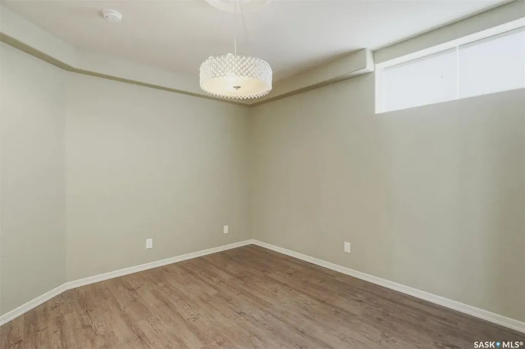 327 Hastings Lane Saskatoon SK S7V 0C8