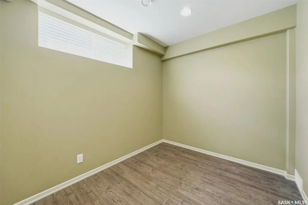 327 Hastings Lane Saskatoon SK S7V 0C8