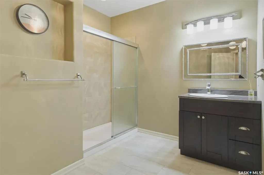 327 Hastings Lane Saskatoon SK S7V 0C8