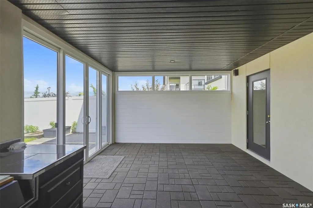 327 Hastings Lane Saskatoon SK S7V 0C8