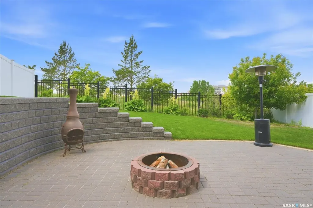 327 Hastings Lane Saskatoon SK S7V 0C8