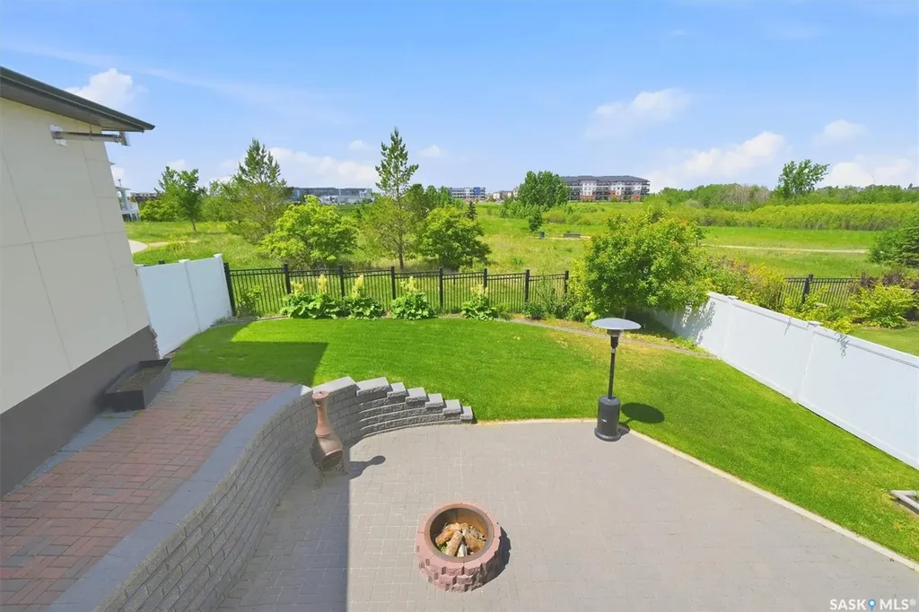 327 Hastings Lane Saskatoon SK S7V 0C8