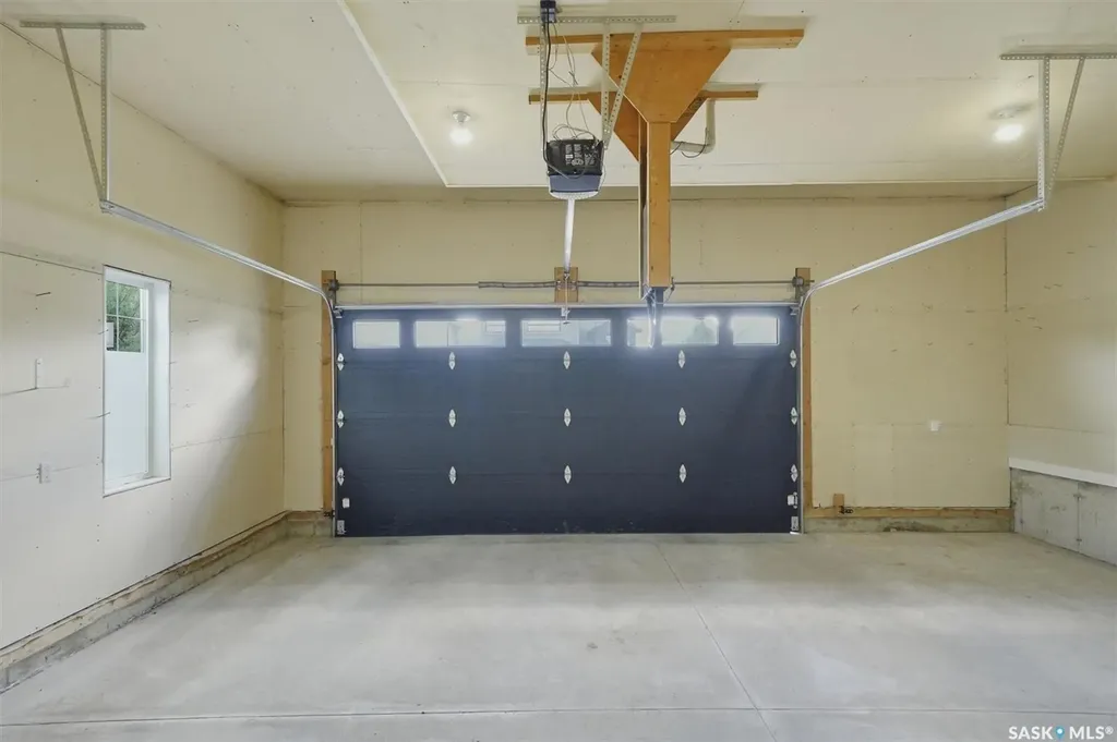 327 Hastings Lane Saskatoon SK S7V 0C8