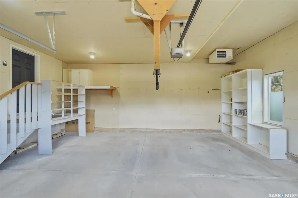 327 Hastings Lane Saskatoon SK S7V 0C8