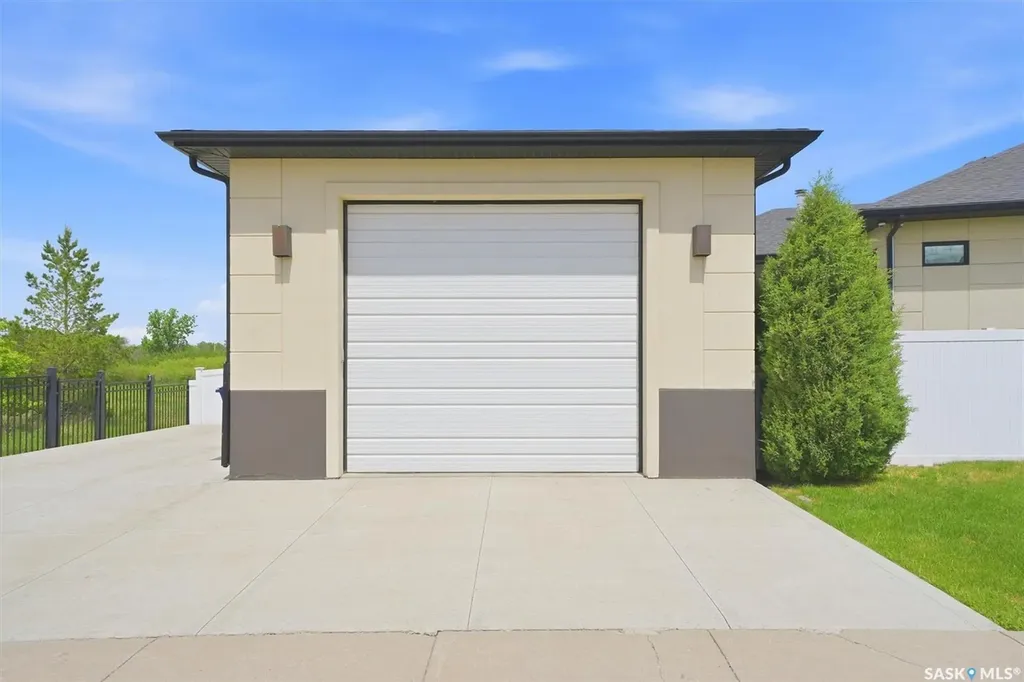 327 Hastings Lane Saskatoon SK S7V 0C8