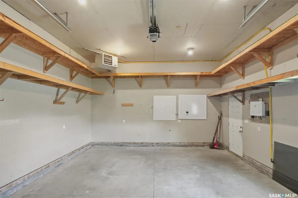 327 Hastings Lane Saskatoon SK S7V 0C8