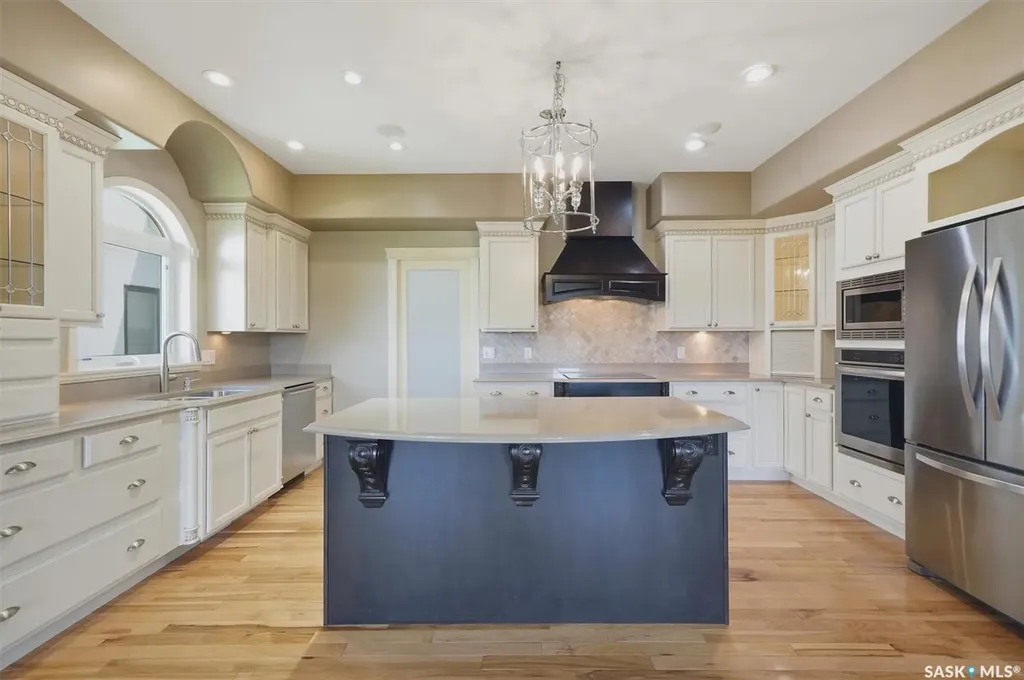 327 Hastings Lane Saskatoon SK S7V 0C8
