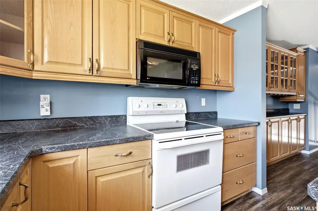 104 Lockwood Road Regina SK S4S 3G2