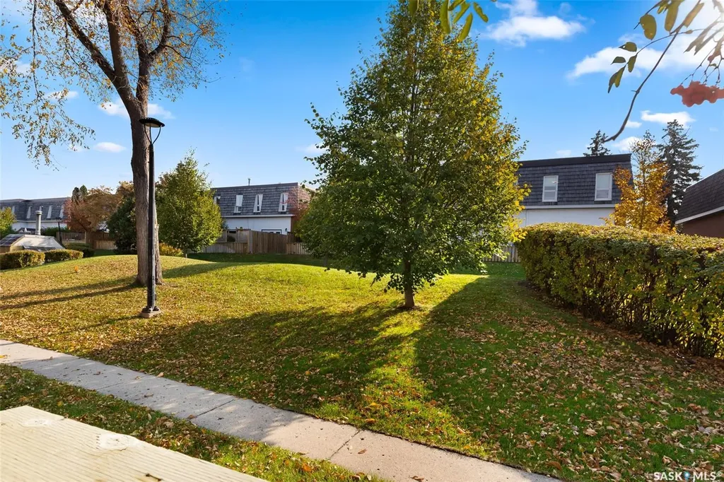 104 Lockwood Road Regina SK S4S 3G2