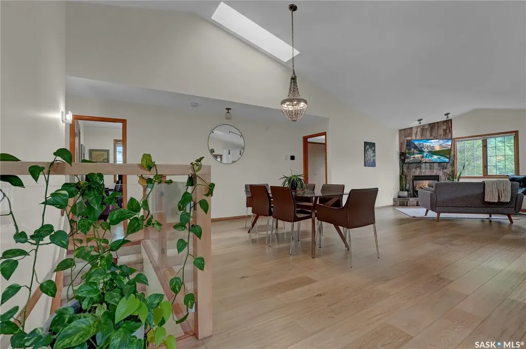 3328 Lakeshore Court Regina SK S4S 7H8