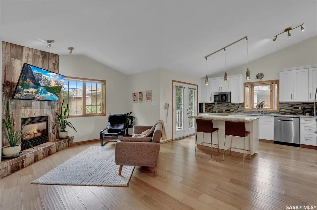 3328 Lakeshore Court Regina SK S4S 7H8