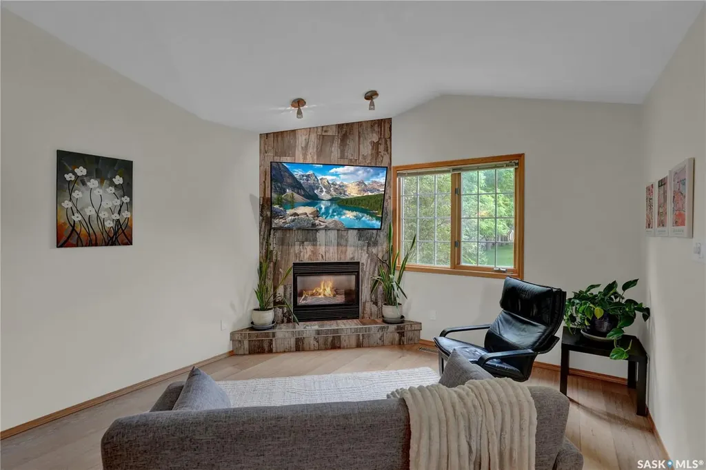 3328 Lakeshore Court Regina SK S4S 7H8