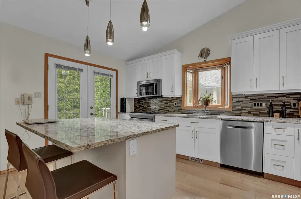 3328 Lakeshore Court Regina SK S4S 7H8