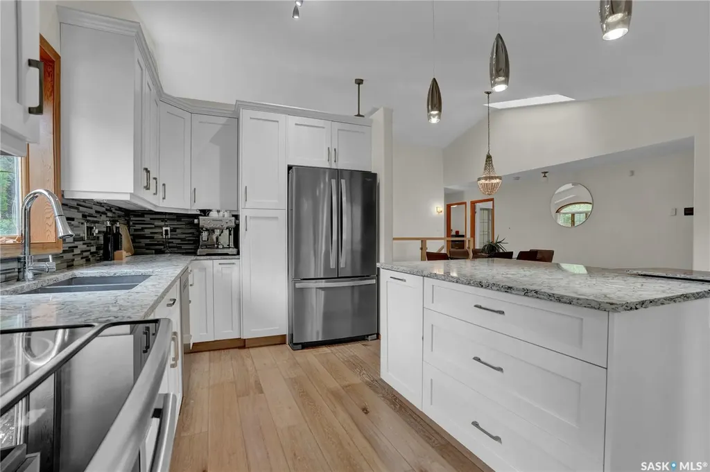 3328 Lakeshore Court Regina SK S4S 7H8