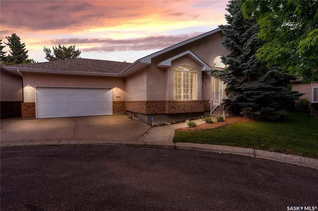 3328 Lakeshore Court Regina SK S4S 7H8