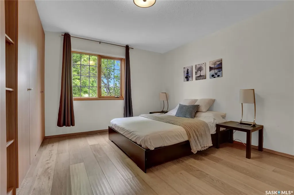 3328 Lakeshore Court Regina SK S4S 7H8