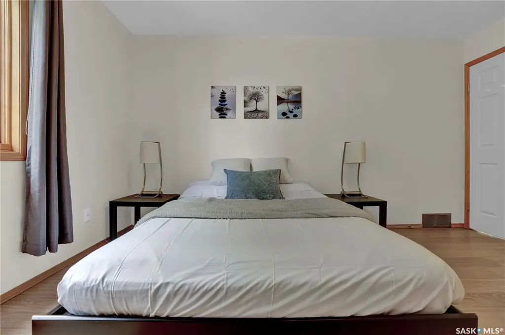 3328 Lakeshore Court Regina SK S4S 7H8