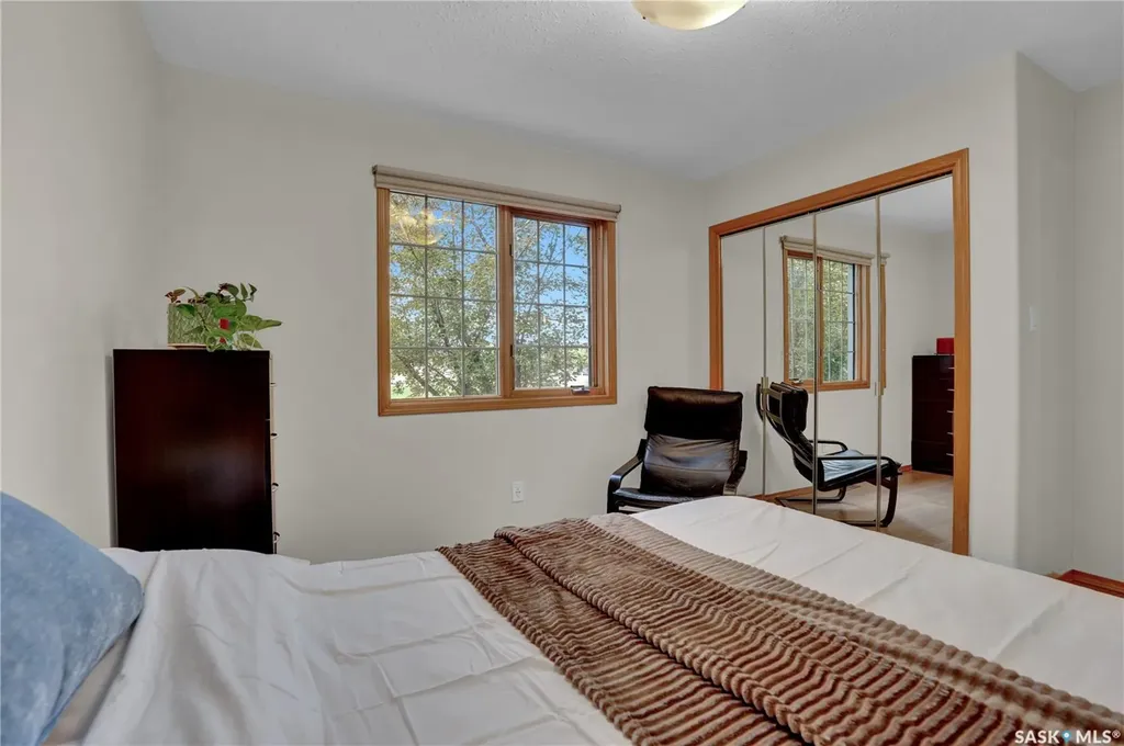 3328 Lakeshore Court Regina SK S4S 7H8