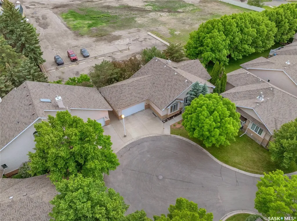 3328 Lakeshore Court Regina SK S4S 7H8