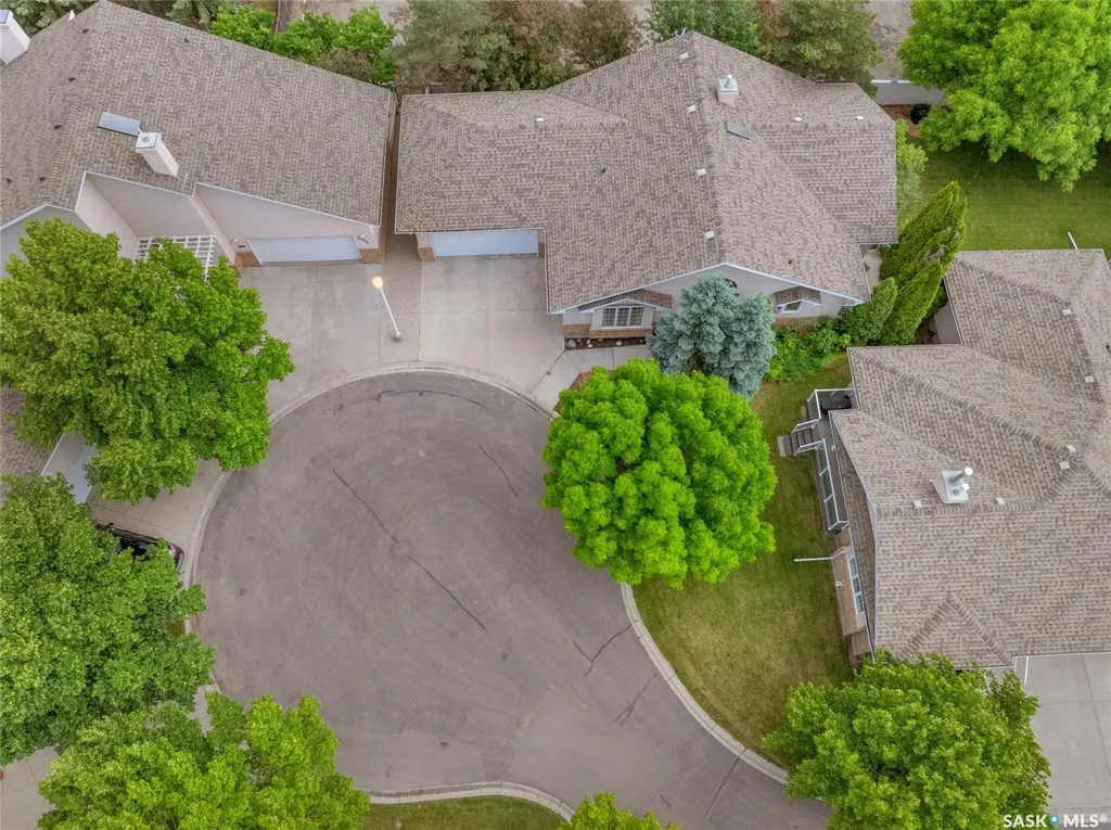 3328 Lakeshore Court Regina SK S4S 7H8