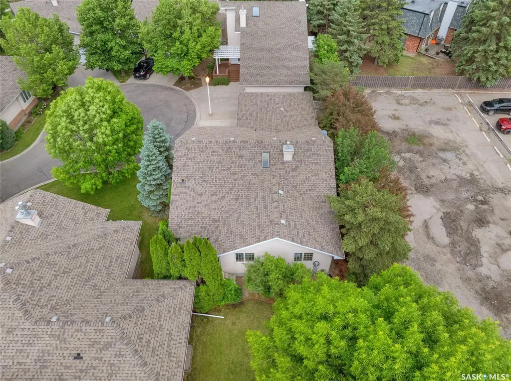 3328 Lakeshore Court Regina SK S4S 7H8