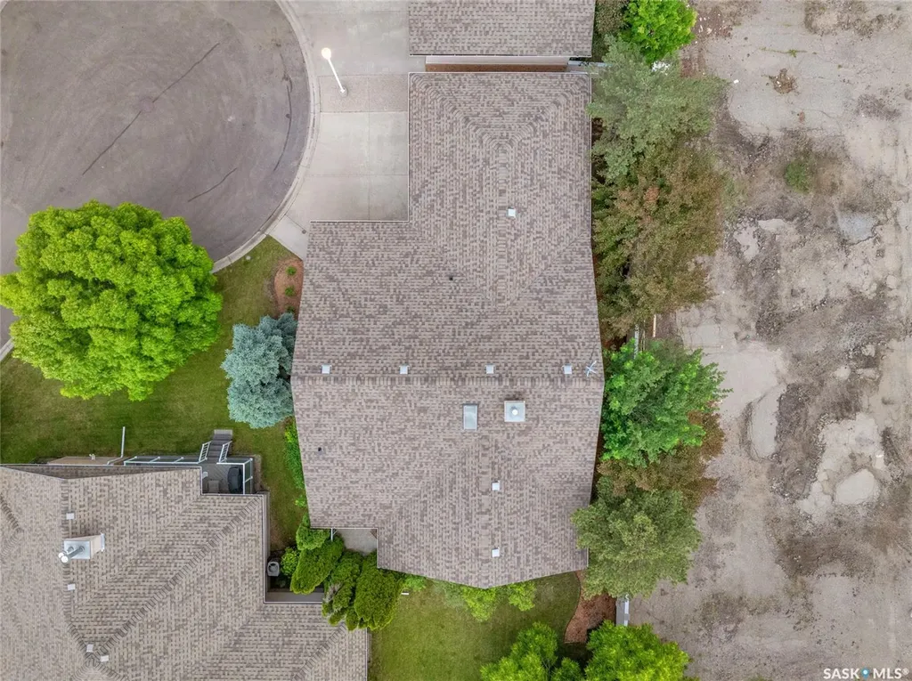 3328 Lakeshore Court Regina SK S4S 7H8