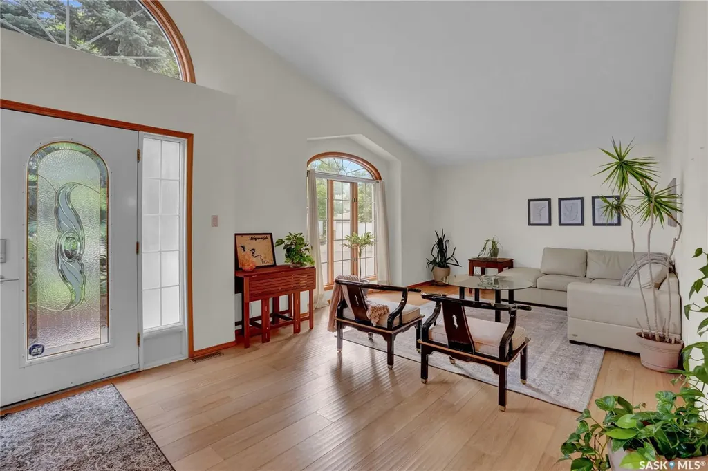 3328 Lakeshore Court Regina SK S4S 7H8