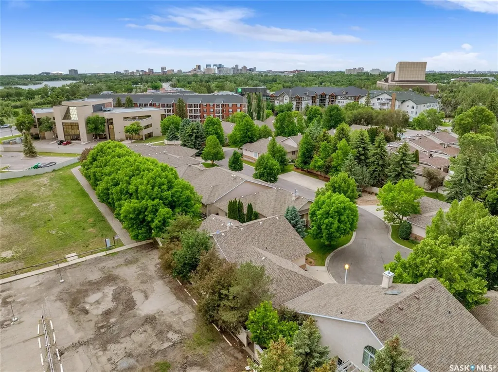 3328 Lakeshore Court Regina SK S4S 7H8