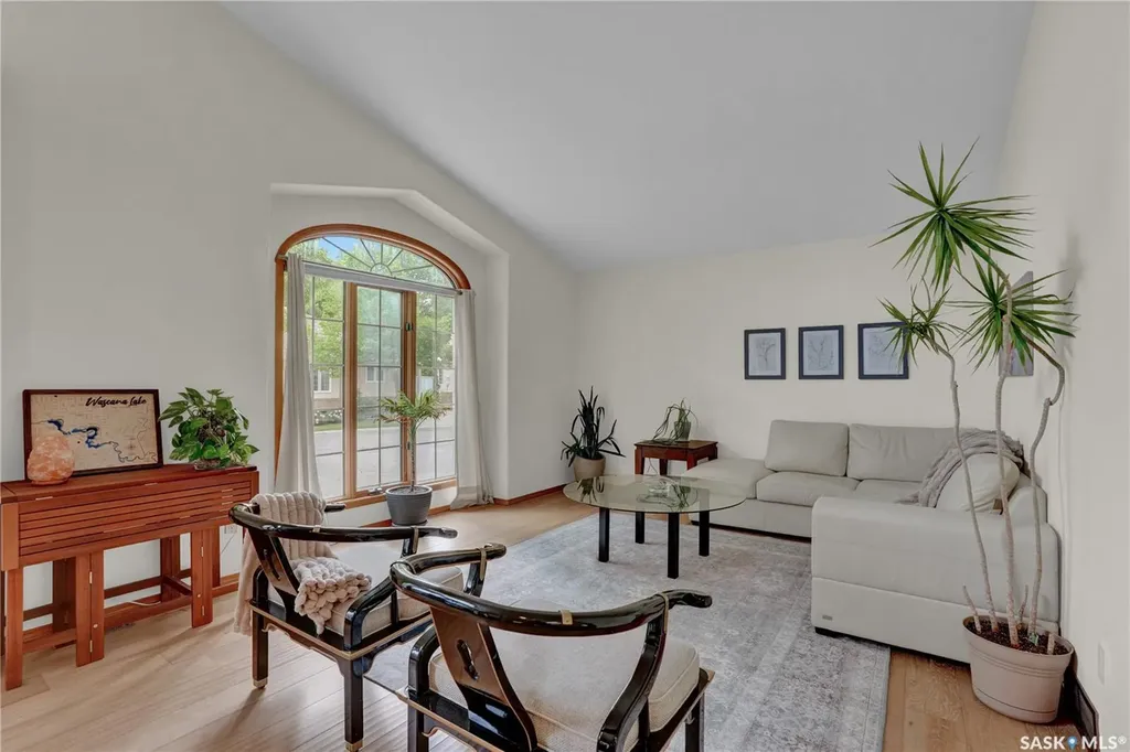 3328 Lakeshore Court Regina SK S4S 7H8