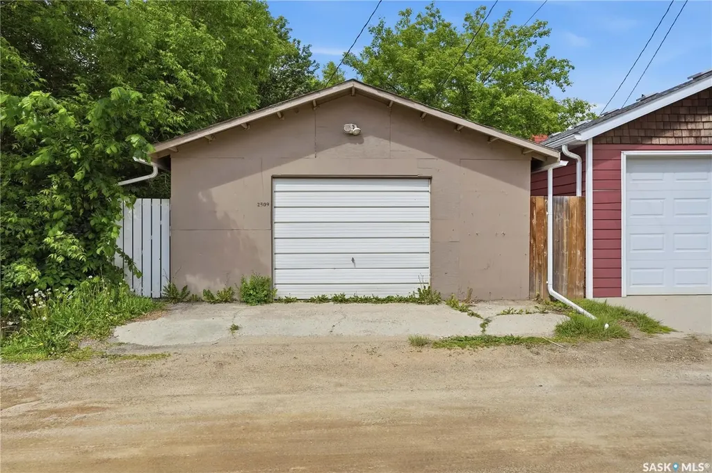 2509 Mcdonald Street Regina SK S4N 2Z6