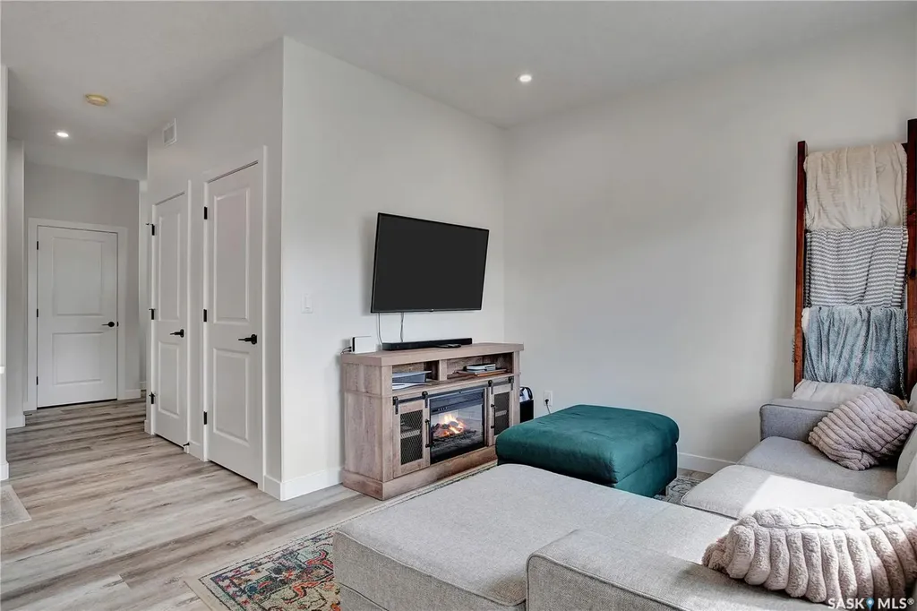 1312 Parr Hill Drive Martensville SK S0K 2T1