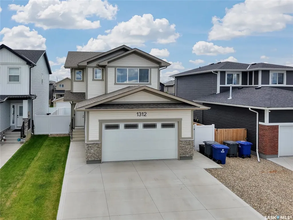 1312 Parr Hill Drive Martensville SK S0K 2T1