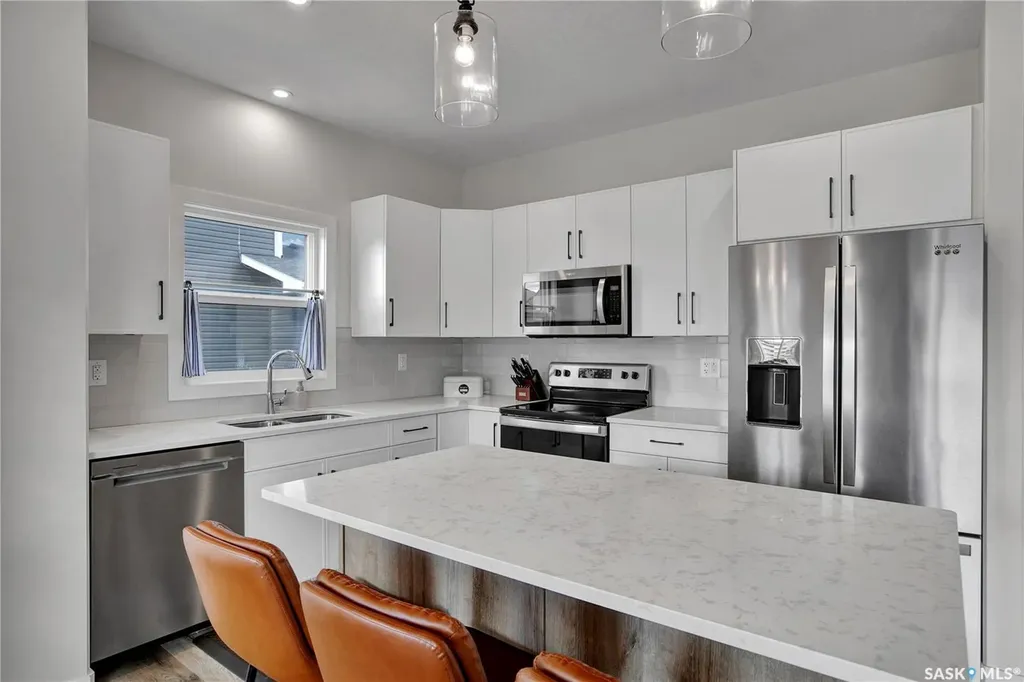 1312 Parr Hill Drive Martensville SK S0K 2T1