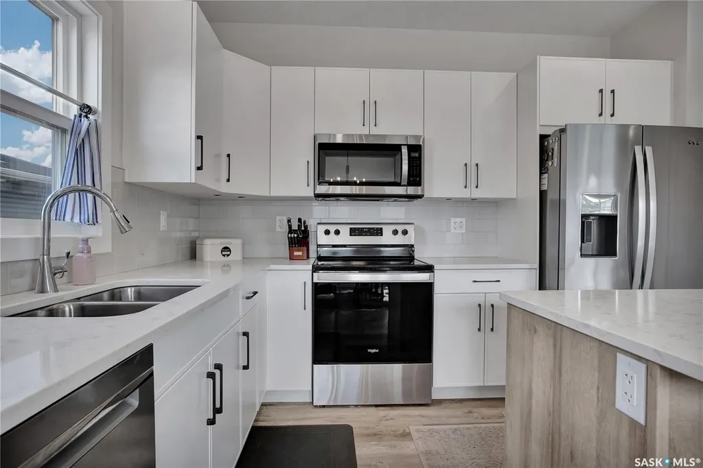 1312 Parr Hill Drive Martensville SK S0K 2T1