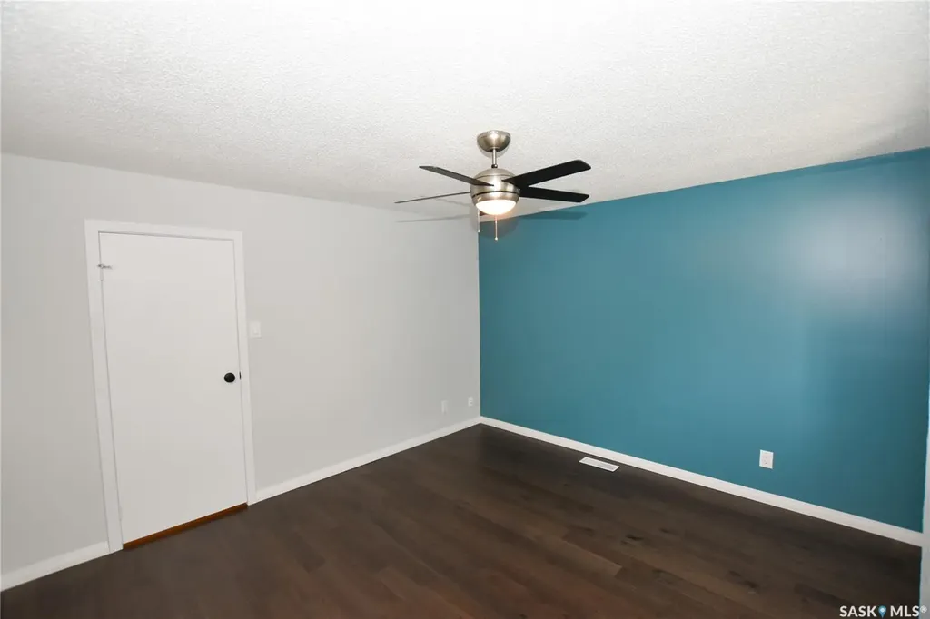 2315 St George Avenue Saskatoon SK S7M 0K9