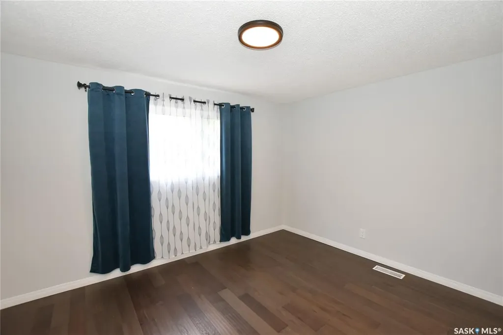 2315 St George Avenue Saskatoon SK S7M 0K9
