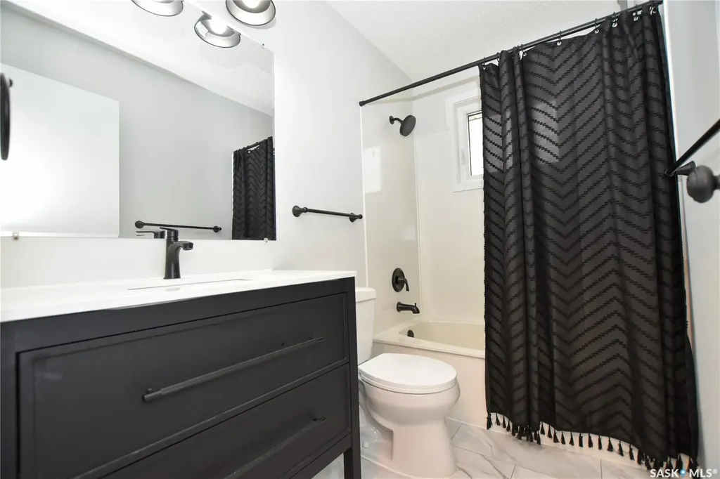 2315 St George Avenue Saskatoon SK S7M 0K9