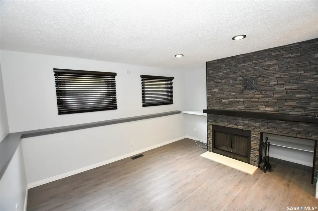 2315 St George Avenue Saskatoon SK S7M 0K9