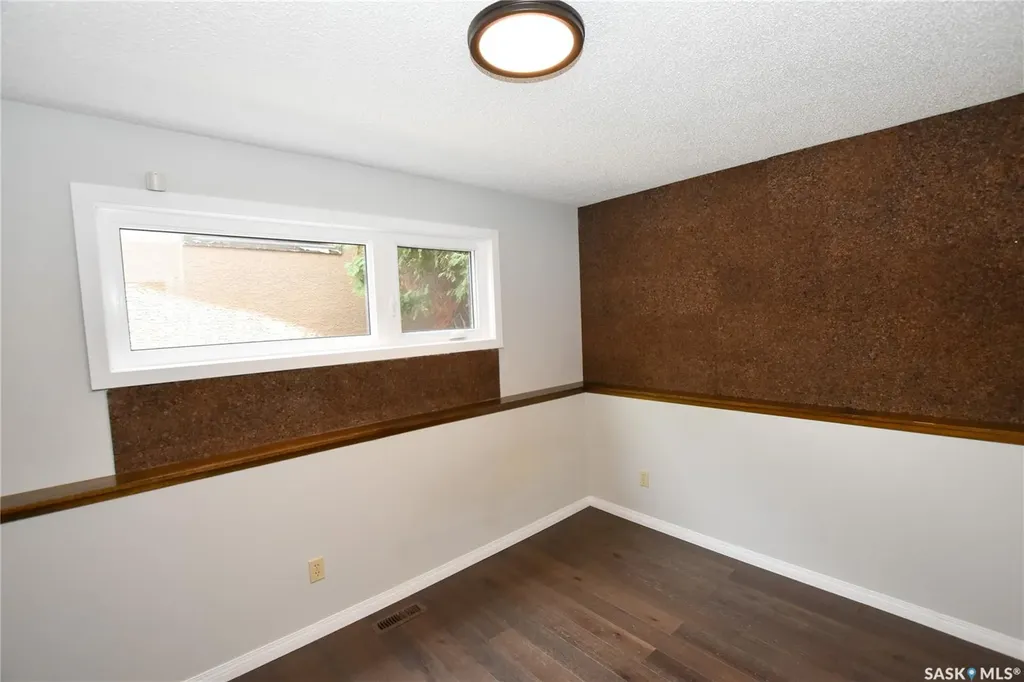 2315 St George Avenue Saskatoon SK S7M 0K9