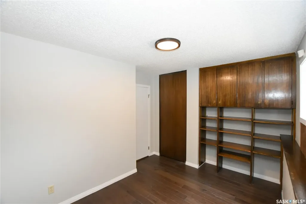 2315 St George Avenue Saskatoon SK S7M 0K9